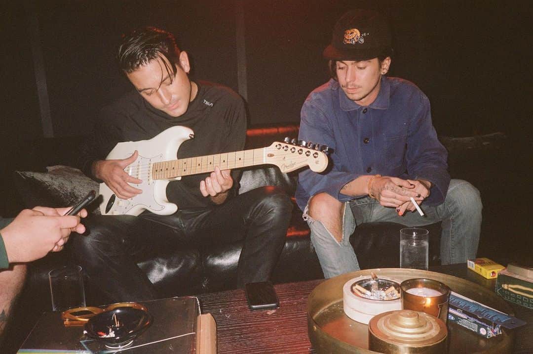 G-Eazyのインスタグラム：「Anyways . . . here’s wonderwall」
