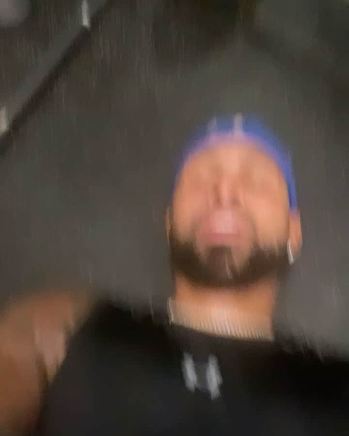 ホセ・レイエスのインスタグラム：「Mi canción motivadora después del gym🍚🍚🍚🍚🍚🍚🍚🤣🤣🤣🤣Tú lo saaaa tú me entiennn」