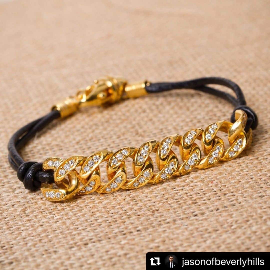Jason of Beverly Hills Tokyoのインスタグラム：「#Repost @jasonofbeverlyhills with @make_repost ・・・ Casual set up with this diamond Cuban and leather cord bracelet. DM for inquiries 💎 #JasonOfBevelryHills ❗️  -  #bracelet #fashion #diamond #gold #mensbracelet #jewelry #fashionstyle #mensstyle #mensfashion #beverlyhills #gq #nba #design #jewelrydesign」