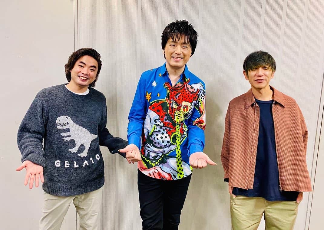 三浦拓也さんのインスタグラム写真 - (三浦拓也Instagram)「押尾コータローさんのクリスマススペシャルライブ、2Days参加してきました！！  初日はゲストDEPAPEPEとして出演。 今回のライブ用に新しくそれぞれの楽曲を3人バージョンでアレンジして、どんどんレパートリー増えてきましたね。嬉しい♪ そして、押尾さんと僕、押尾さんと徳岡さんというデュオパターンのコーナーもあったりでこれも楽しかったなぁ。 僕は押尾さんとドラクエメドレーやりました♪ めっちゃ楽しかった〜！  そして、2日目はDEPAPEKOで出演。 今回はなんとTOTOのカバーも新たにレパートリーとなりました♪ ついに洋楽カバーに突入ですね。 ワクワク。 押尾さんの素敵なアレンジが最高でした！！  二日間、ほぼ全曲セットリストを変えて演奏出来たのでほんと楽しかったよー♪  改めてこの２日間、今年も押尾さんとこうやってライブが出来る幸せを噛みしめながらの演奏となりました。  観に来てくれた皆さん、ありがとうございました！！」12月20日 9時06分 - depapepe_miura