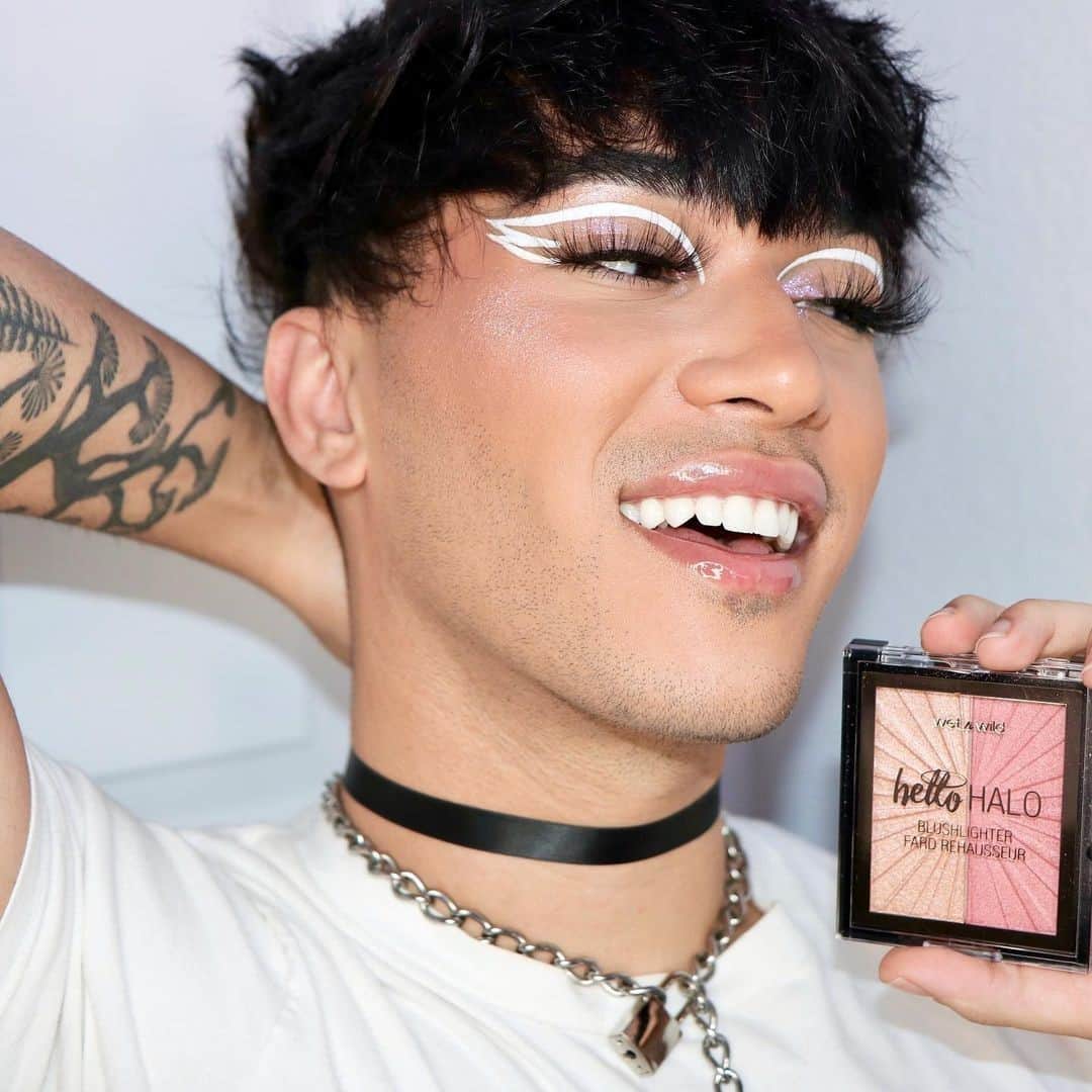 wet'n wild beautyさんのインスタグラム写真 - (wet'n wild beautyInstagram)「We see you glowing, @xreyymua, with our #HelloHalo Mega Glo Blushlighter! Looks like "Flash Me" is definitely your shade!  Get it @Walmart @Amazon @Target @UltaBeauty @Walgreens and ALWAYS at wetnwildbeauty.com   #wetnwild #wetnwildbeauty #wetnwildblushlighter #megagloblushlighter #hellohaloblushlighter #beauty #crueltyfree」12月20日 9時08分 - wetnwildbeauty