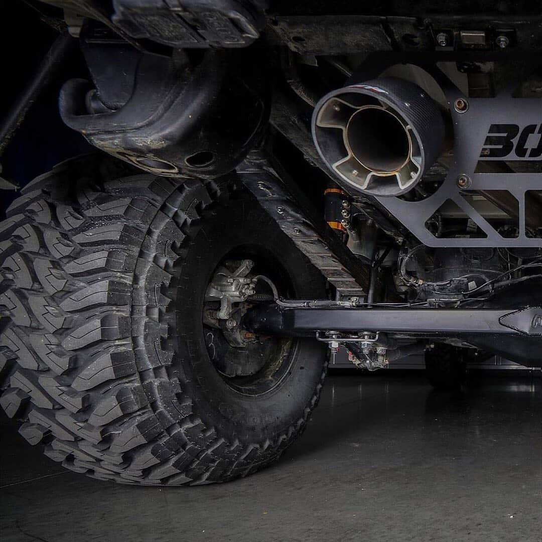 ケン・ブロックさんのインスタグラム写真 - (ケン・ブロックInstagram)「It’s really rad having @BorlaExhaust as a team partner for times when I need two wildly different systems built for two wildly different projects. Which do you think came out better, the exhaust for my SVC built Ford Raptor or my Ford Escort RS Cossie V2?? #exhaustporn #BorlaExhaust #BlockEscortCossieV2」12月20日 9時08分 - kblock43