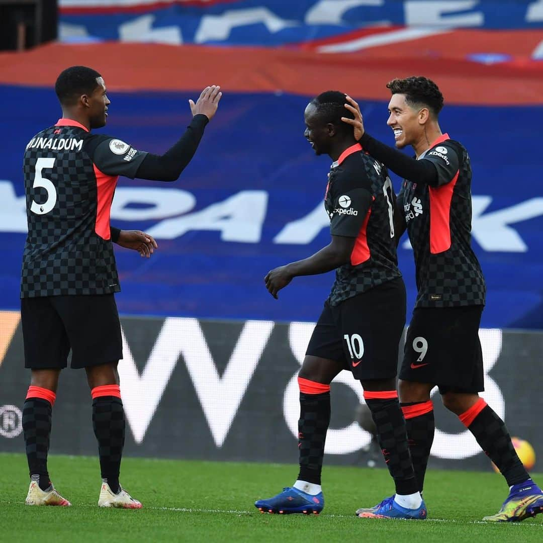 ジョルジニオ・ワイナルドゥムさんのインスタグラム写真 - (ジョルジニオ・ワイナルドゥムInstagram)「0-7 💪🏾 What a lovely afternoon! 🙌🏾😁 #CRYLIV #YNWA」12月20日 0時37分 - gwijnaldum