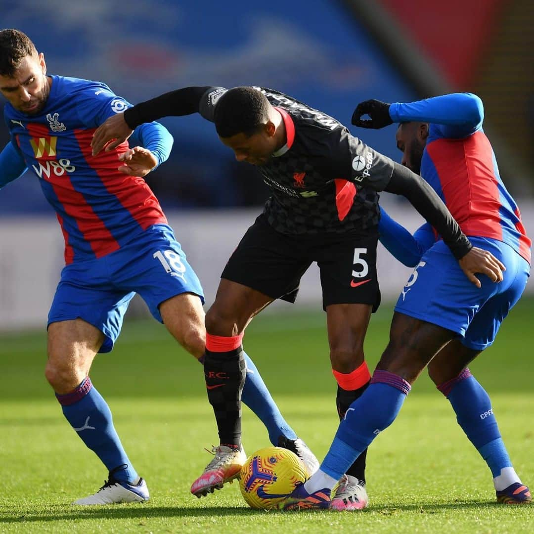 ジョルジニオ・ワイナルドゥムさんのインスタグラム写真 - (ジョルジニオ・ワイナルドゥムInstagram)「0-7 💪🏾 What a lovely afternoon! 🙌🏾😁 #CRYLIV #YNWA」12月20日 0時37分 - gwijnaldum