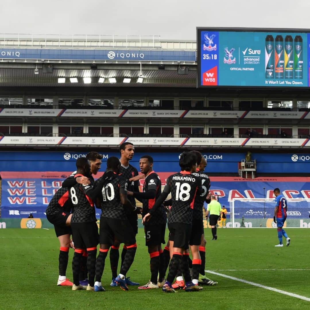 ジョルジニオ・ワイナルドゥムのインスタグラム：「0-7 💪🏾 What a lovely afternoon! 🙌🏾😁 #CRYLIV #YNWA」