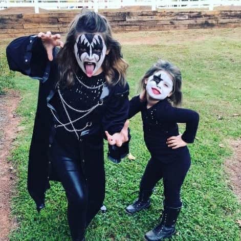 KISSさんのインスタグラム写真 - (KISSInstagram)「#KISSKids Rock! Awesome! Keep the photos coming, #KISSARMY. We love seeing them!」12月20日 0時28分 - kissonline