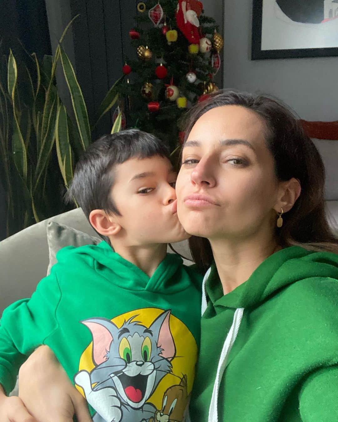 のインスタグラム：「Ohhh diyorum 😚😚😚  #myboy 💚💚💚」