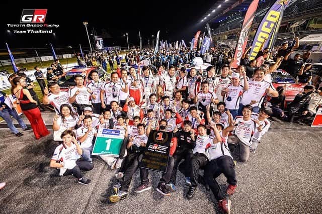 Toyota team thailandさんのインスタグラム写真 - (Toyota team thailandInstagram)「🤜🏼TEAM WORK🤛🏼 ความสำเร็จอันยิ่งใหญ่ มาจากหัวใจที่พร้อมจะสู้ไปด้วยกัน อุปสรรคว่าไม่ใช่เรื่องน่ากลัวแต่เป็นบทพิสูจน์ความเป็นน้ำหนึงใจเดียวกัน We are TOYOTA Gazoo Racing team Thailand!!! 🇹🇭🇹🇭 สู้ๆ ไทยแลนด์ 🇹🇭🇹🇭   #อยากเห็นคนไทยหัวใจมอเตอร์สปอร์ต #TeamWork #ThaiTeam #TOYOTAGazooRacingteamThailand #CheerThai #ThaiPride #ไม่เชียร์ไทยแล้วจะเชียร์ใคร #แข่งรถ #นักแข่ง #ทีมคนไทย #Car #RaceCar #LexusRCF #TOYOTA86 #SuperCar #CHR #Supra #Corolla #Vios #GR #TGR #GazooRacing」12月20日 0時48分 - toyotagazooracingteamthailand