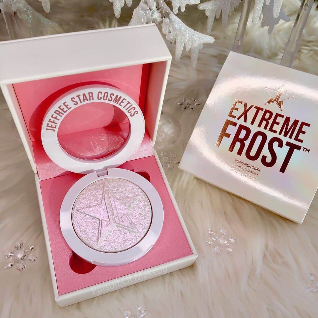 Jeffree Star Cosmeticsさんのインスタグラム写真 - (Jeffree Star CosmeticsInstagram)「Get the blinding glow you’ve always dreamed of with our legendary #EXTREMEFROST 🌟 @pursuit.of.makeup showcases shade Lick My Glit 💕   #jeffreestarcosmetics」12月20日 1時06分 - jeffreestarcosmetics