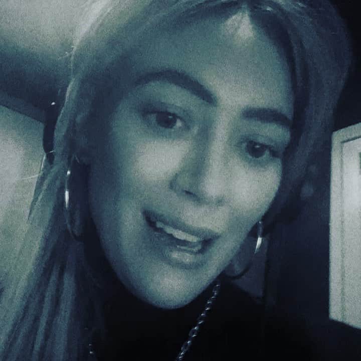 のインスタグラム：「I was so pleased to have the opportunity to record the audiobook edition of MY LITTLE BRAVE GIRL! As you know, this book is very close to my heart, and I can't wait for you all to be able to listen March 23 🖤 You can learn more about the audiobook from @prhaudio & preorder here! ♥️」