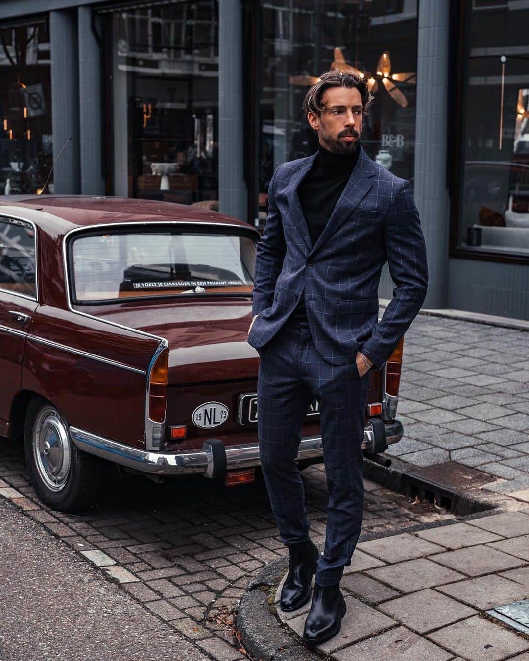 ゲスのインスタグラム：「@princeofjetset arriving in style #MarcianoMens」