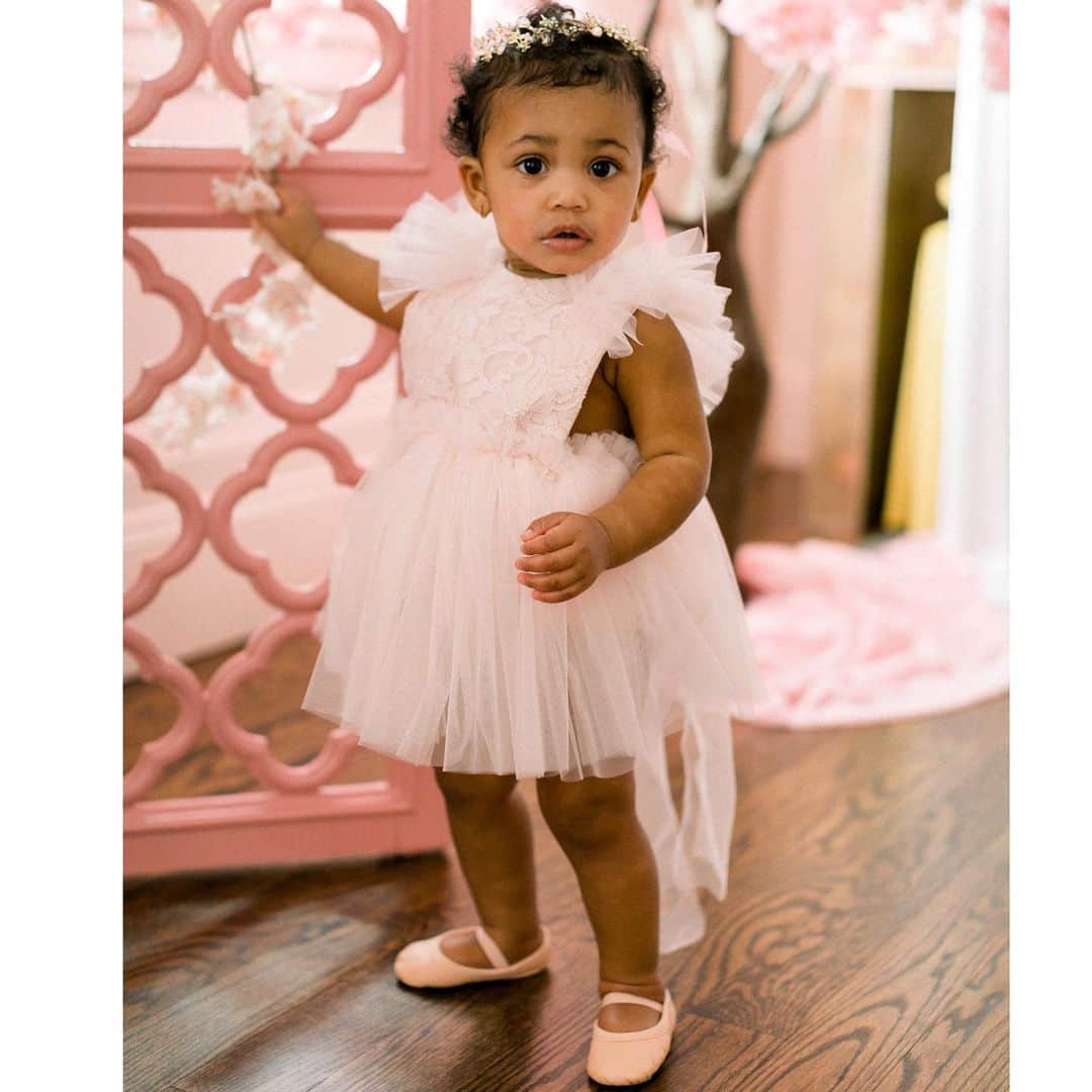 シャネル・イマンのインスタグラム：「Cassie’s First Birthday! Happy Birthday to my baby girl 🎀🩰」