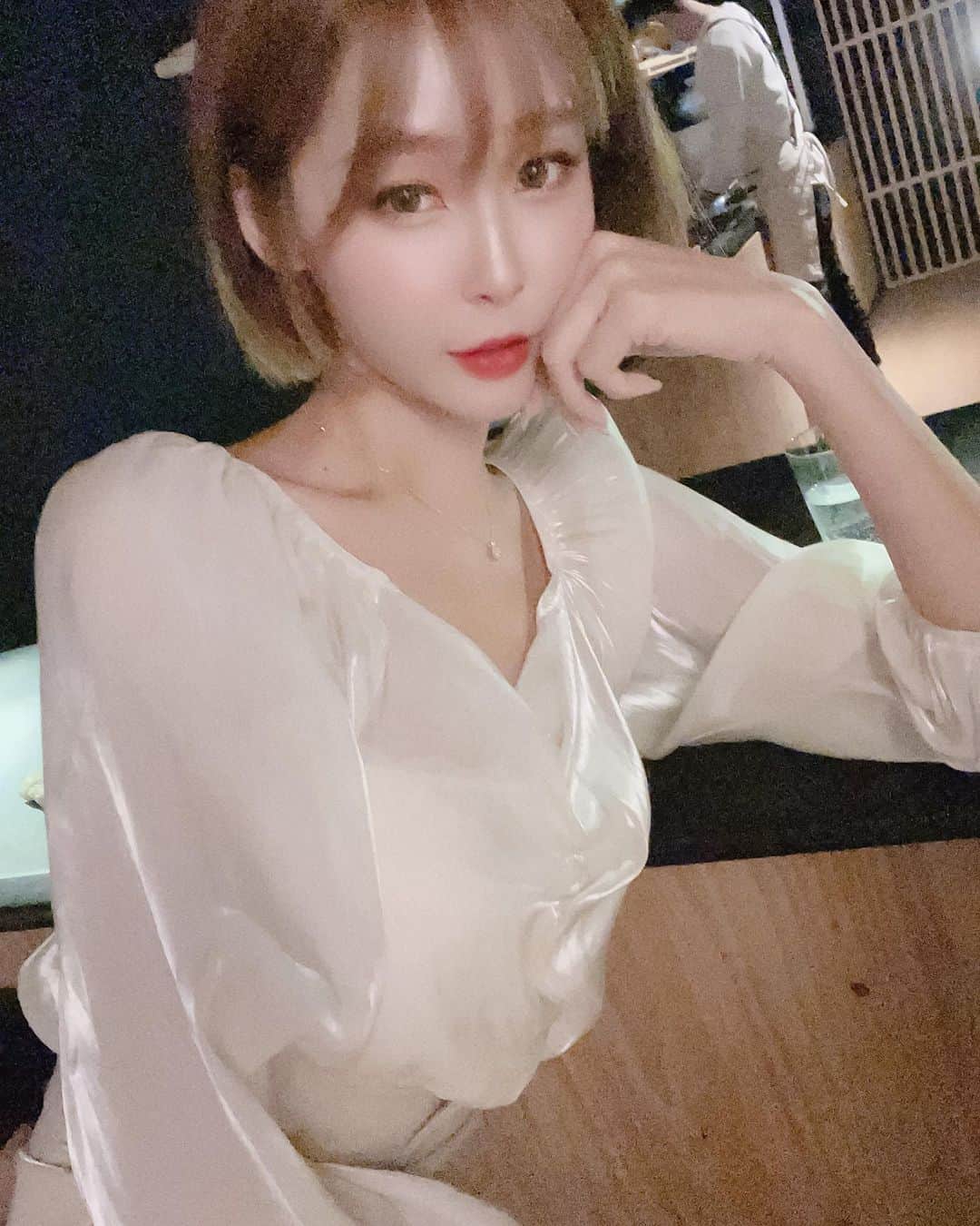 小雪（Winnie）さんのインスタグラム写真 - (小雪（Winnie）Instagram)「你今天有沒有偷偷想我❤️  Miss me ? 1/2？ #doublep#like  . 明天見☺️12/20小雪寫真桌曆簽名見面會 #期待#見面會#晚安」12月20日 2時06分 - siawase726