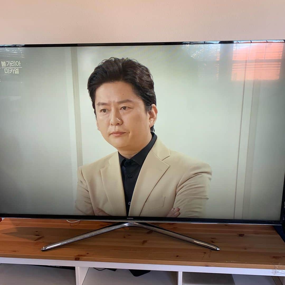 Jaeyoon Choiさんのインスタグラム写真 - (Jaeyoon ChoiInstagram)「재밌다 #헬로플레이트 미국에서 찾아봄」12月20日 2時11分 - jaeyoonc