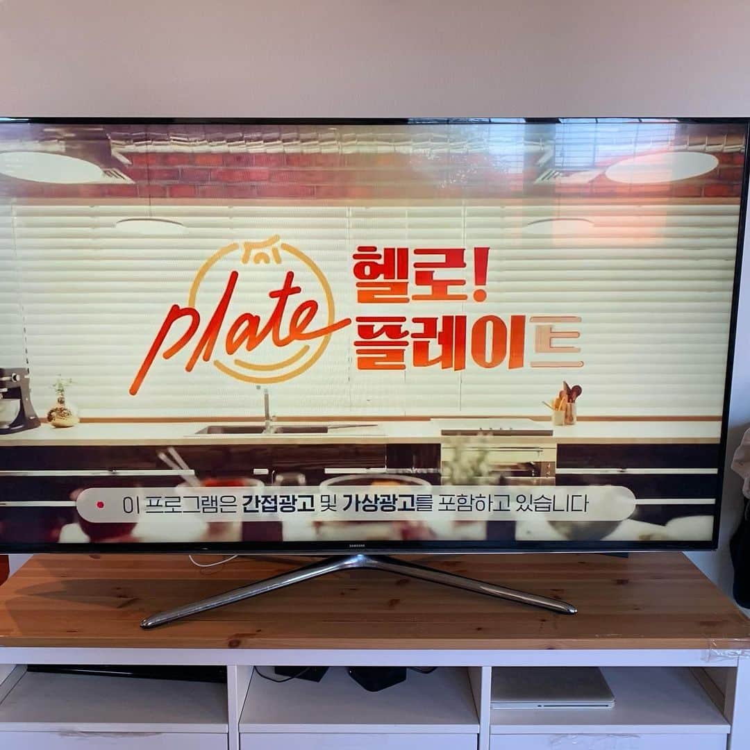 Jaeyoon Choiのインスタグラム：「재밌다 #헬로플레이트 미국에서 찾아봄」