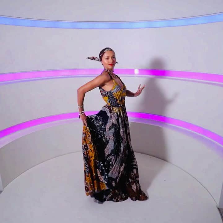 カテリーナ・グレアムのインスタグラム：「Ayyyyy!!! 6 MILLION!!!!!!!!!!! 💃🏽🙏🏽💥🎉」