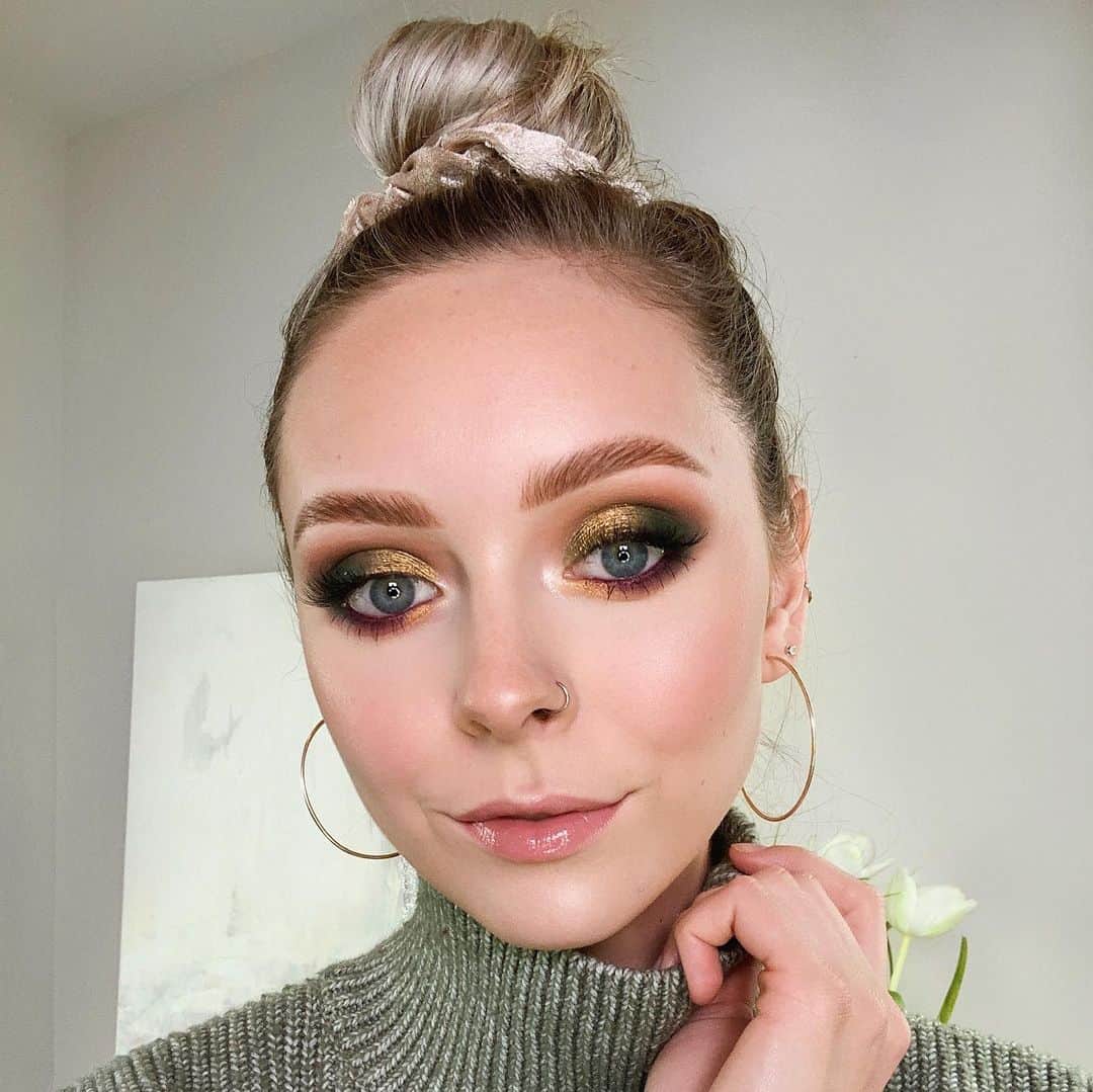 Haley Wightさんのインスタグラム写真 - (Haley WightInstagram)「Feels good to play with makeup again 🤍 New YouTube video is up on my channel, link is in my bio!  Finally tried out the @rawbeautykristi x @colourpopcosmetics At Forest Sight Palette 😍」12月20日 2時46分 - cosmobyhaley