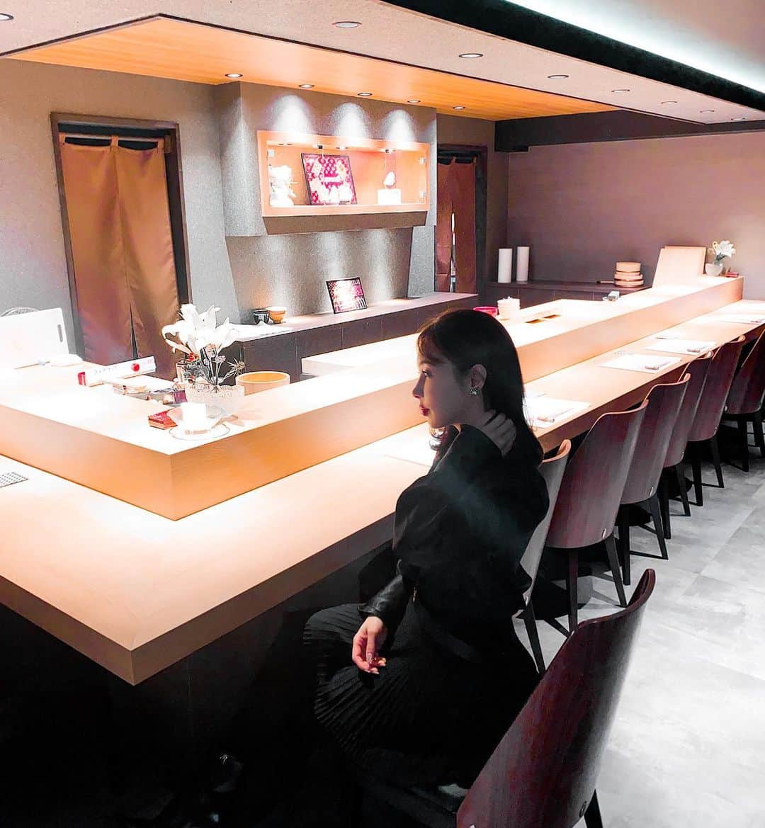 Gabrielaさんのインスタグラム写真 - (GabrielaInstagram)「寿司つばさ 秋葉原でお寿司は初めて！ とっても美味しかったです やっぱり和食は最高ですね💕 . Sushi em Akihabara! . First time having sushi in Akihabara. I recommend this restaurant ❤️ . . #sushi #washoku #japanesecuisine #yummy #寿司　#秋葉原　#和食　#東カレスタイルw」12月20日 2時51分 - rkgabriela