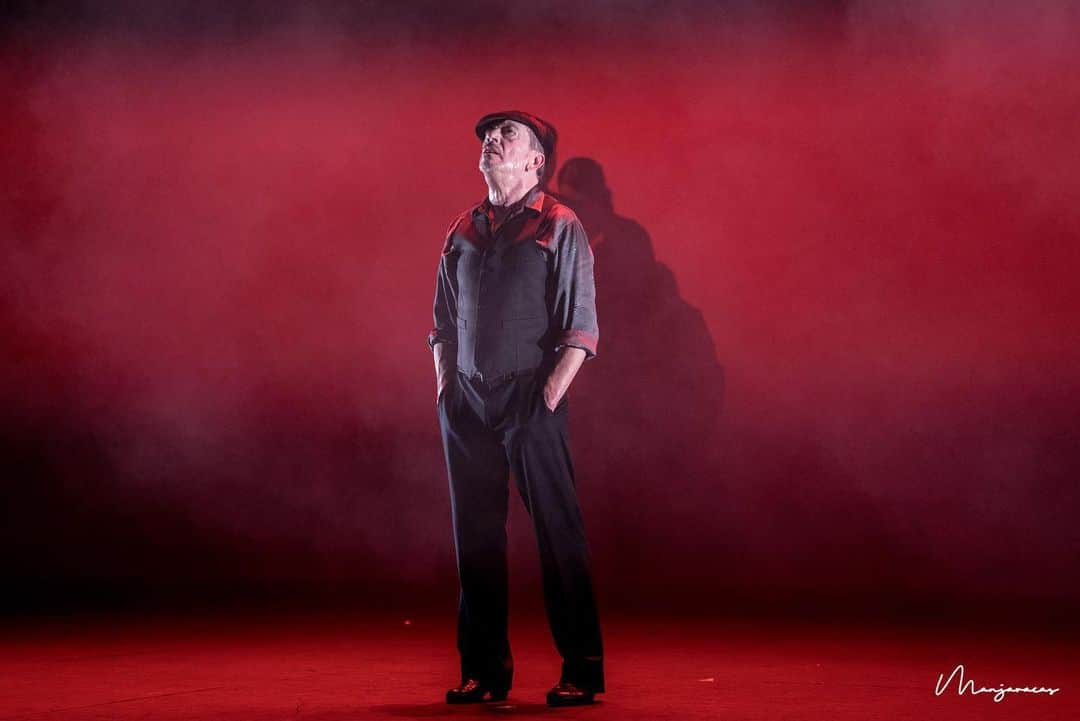 DeFlamenco.comさんのインスタグラム写真 - (DeFlamenco.comInstagram)「Javier Latorre, El Morente que no cesa  Por @gomezgufi   Ya en la portada de nuestra web deflamenco.com   https://www.deflamenco.com/revista/resenas-actuaciones/javier-latorre-el-morente-que-no-cesa.html  📷 @manjavacas.flamenco   #flamenco #deflamenco #fotoflamenco #baileflamenco #SumaFlamenca #flamencomadrid   @ciamarcoflores @karenlugo.7 @analatorre.7 @culturacmadrid」12月20日 2時52分 - deflamenco