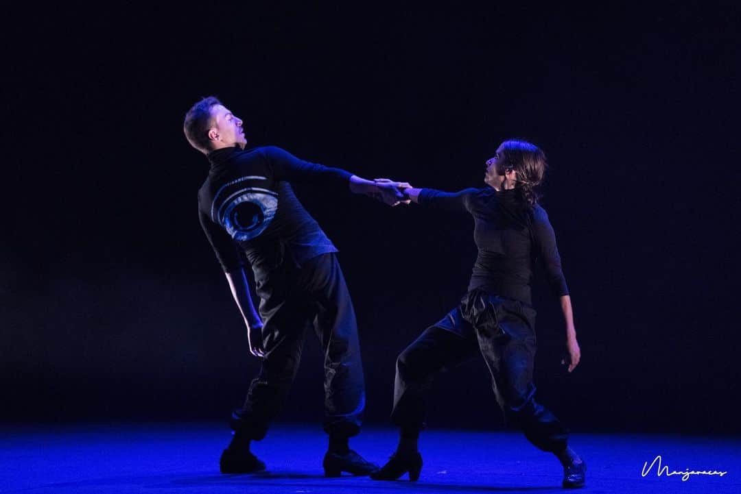 DeFlamenco.comさんのインスタグラム写真 - (DeFlamenco.comInstagram)「Javier Latorre, El Morente que no cesa  Por @gomezgufi   Ya en la portada de nuestra web deflamenco.com   https://www.deflamenco.com/revista/resenas-actuaciones/javier-latorre-el-morente-que-no-cesa.html  📷 @manjavacas.flamenco   #flamenco #deflamenco #fotoflamenco #baileflamenco #SumaFlamenca #flamencomadrid   @ciamarcoflores @karenlugo.7 @analatorre.7 @culturacmadrid」12月20日 2時52分 - deflamenco