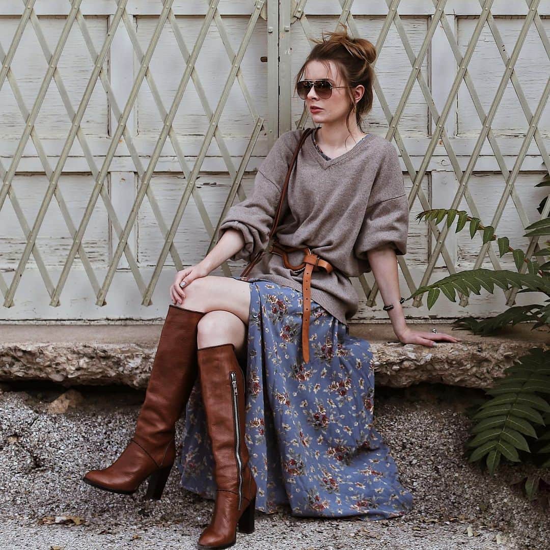 ジェーン・アルドリッジのインスタグラム：「From a long while back, still a favorite outfit 🌾❤️」