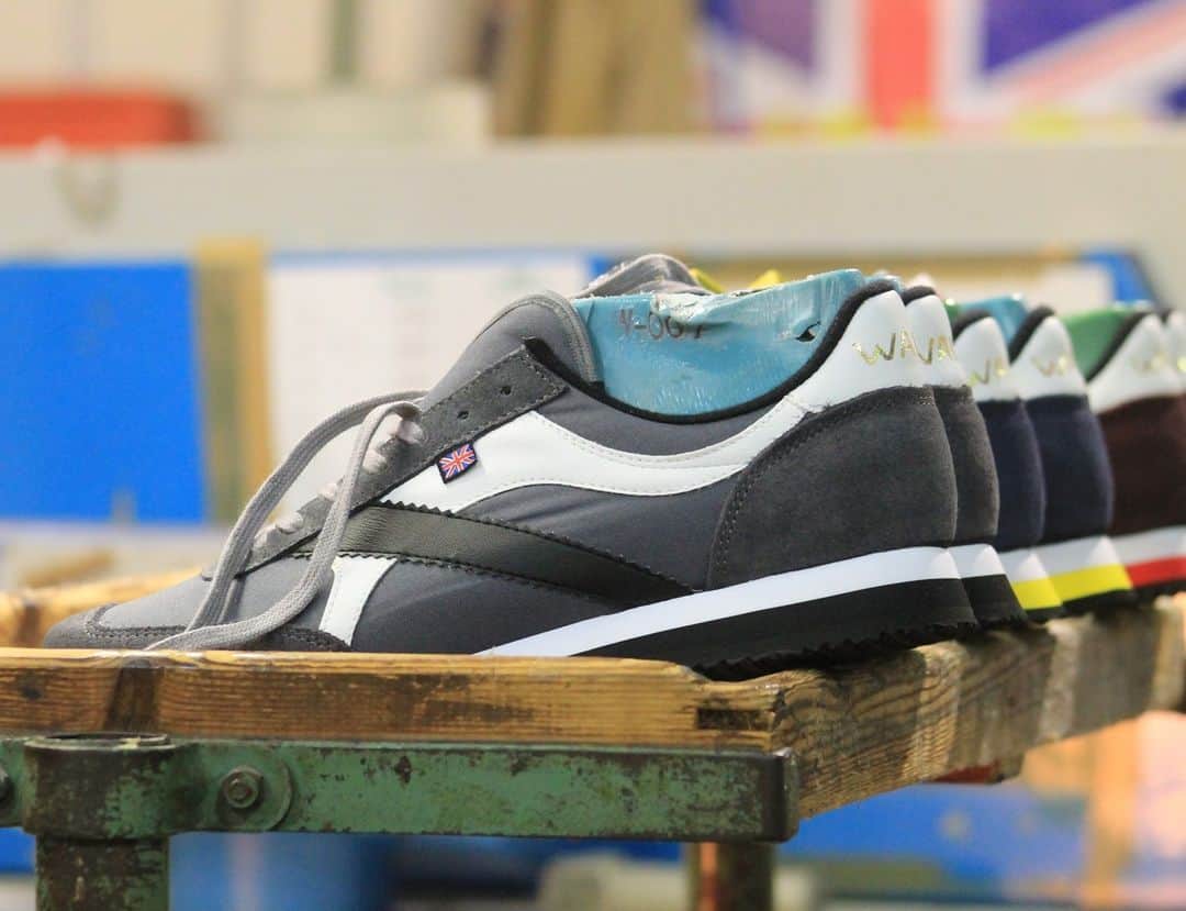 ウォルシュのインスタグラム：「Last Weekend to order before the Festive Holidays 🎄 . . . #normanwalshuk #normanwalsh #britishmanufacturing #madeinbritain #ukmfg #shoes #footwear #sneakers」