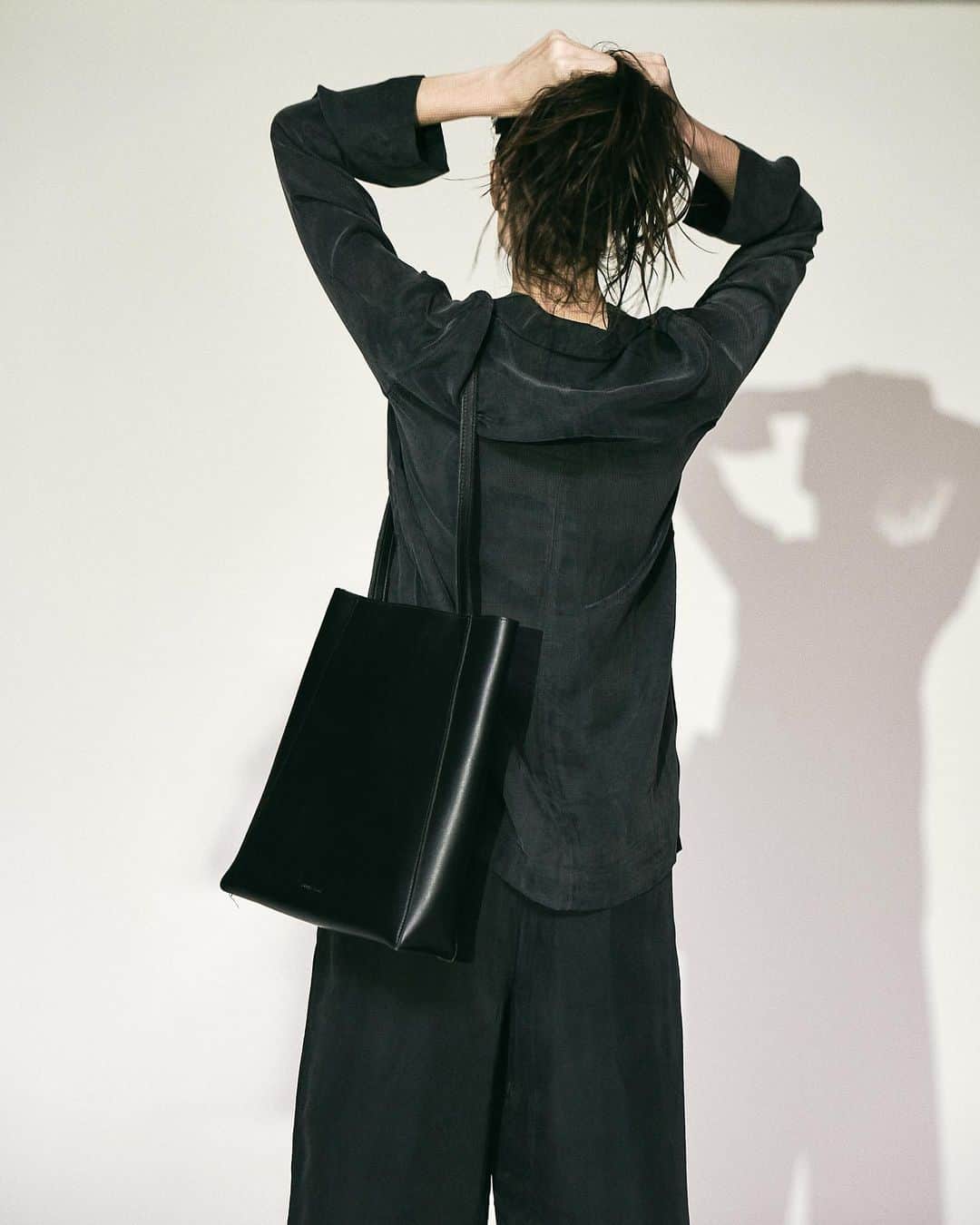 JanessaLeoneのインスタグラム：「BAG 01  #janessaleone」