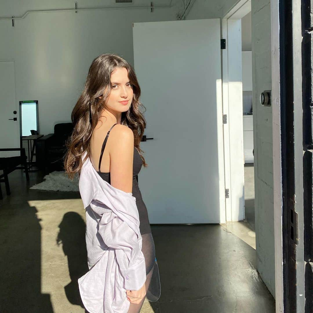 ローラ・マラノさんのインスタグラム写真 - (ローラ・マラノInstagram)「Filmed something special yesterday...」12月20日 3時43分 - lauramarano