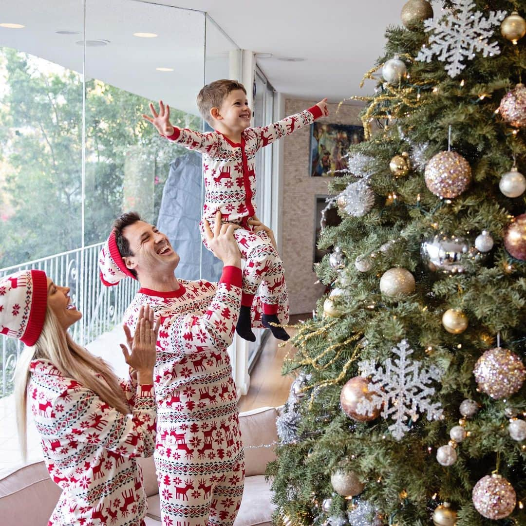 Peta Murgatroydさんのインスタグラム写真 - (Peta MurgatroydInstagram)「Our 1st Cheesy Christmas Photos 🎄  It’s funny, when I was single I remember saying “when I become a parent I’m never going to do those stupid, pathetic matching-PJ ridiculous photoshoots!” 🙄  ...and here I am proud as punch to post these here on IG many years later 😎 I’m glad I did though....having Santa stop by to surprise Shai was the most joyous thing I’ve done in 2020 (plus....we even got Santa up dancing) 🎄More pics and video of Shai’s reaction and our time with Santa coming soon....❤️ Merry Christmas and Happy Holidays from The Chmerkovskiy’s xo 📷: @nikkiryanphotography  @mccallmediamanagement」12月20日 3時54分 - petamurgatroyd