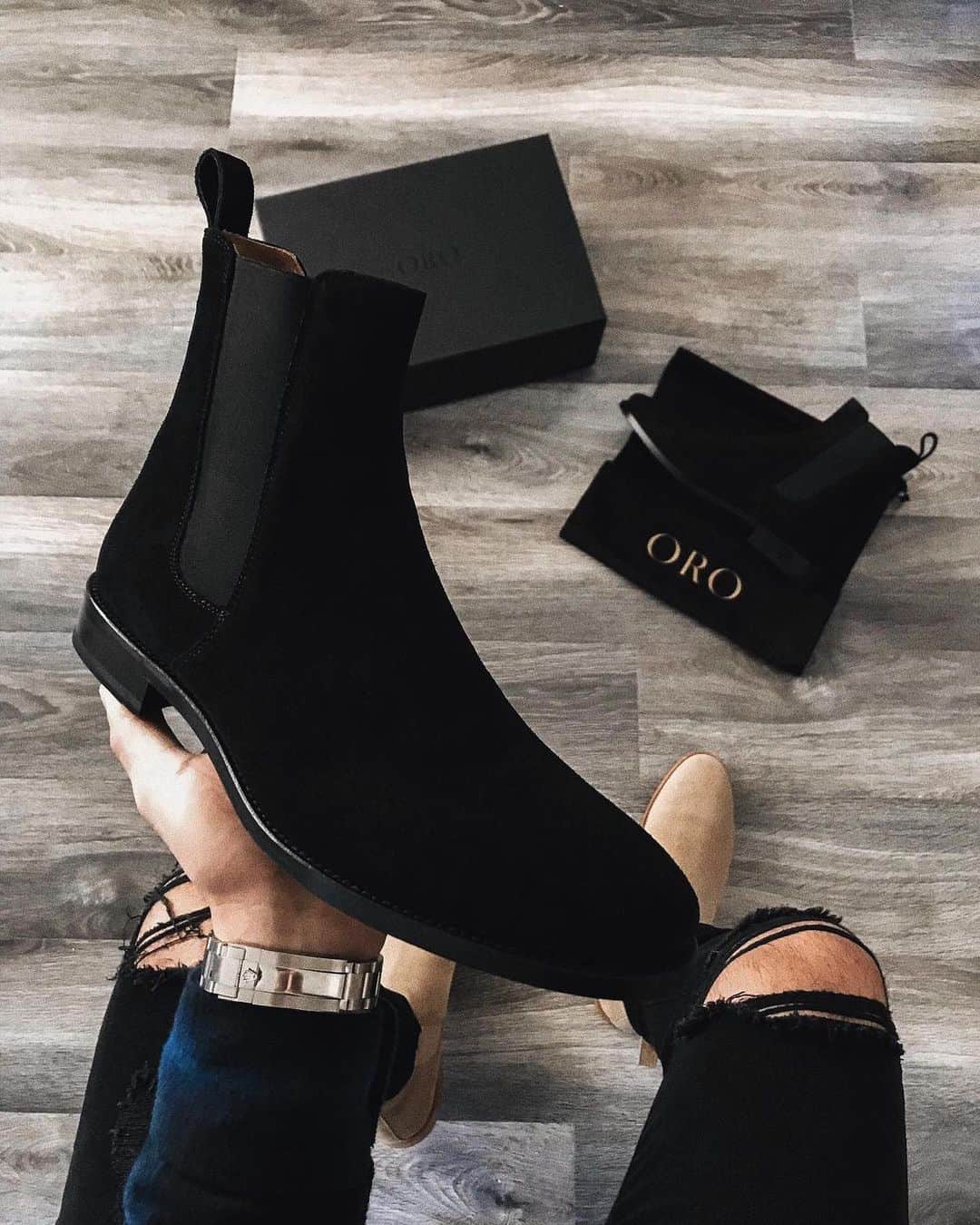 Men Withのインスタグラム：「#ad The Classic Black Chelsea Boots @orolosangeles The Noir Rista Denim @orolosangeles www.orolosangeles.com  Tap the photo to shop!」