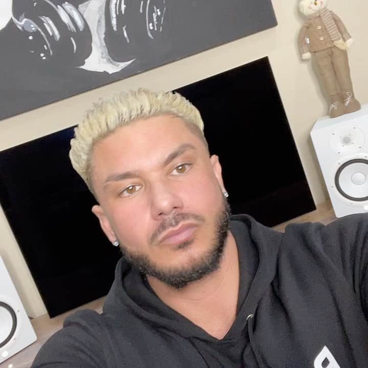 Pauly Dのインスタグラム：「My Roots Are A Whole Vibe........」