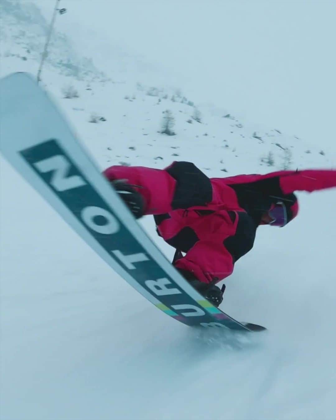 アナログクロージングのインスタグラム：「@leonvockensperger & @coldenrand linked up and put together "NonStop Ep.2" - Check out all the action from Switzerland via Link In Bio.」
