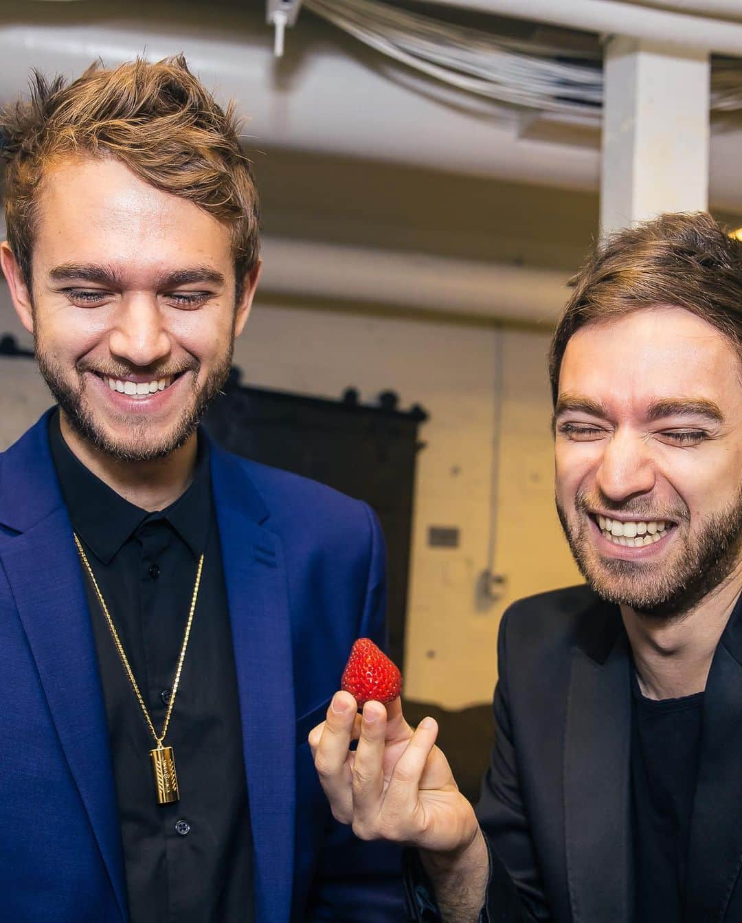 ゼッドさんのインスタグラム写真 - (ゼッドInstagram)「HAPPY BIRTHDAY @arkadimusic ♥️♥️♥️♥️」12月20日 4時30分 - zedd