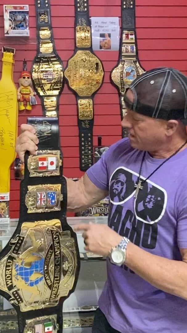 ハルク・ホーガンのインスタグラム：「We have a are WWF Andre Heavyweight 87 24K Gold Zinc Championship Belt (Signed) on Sale right now😱 This belt is full leather With 4mm dual plates💪Think fast before the sales run out👊 @hogansbeachshop 🎁(Link is in our bio) https://hogansbeachshop.com/products/wwf-andre-heavyweight-87-24k-gold-zinc-championship-belt-signed?_pos=1&_sid=9c07ce2f9&_ss=r」