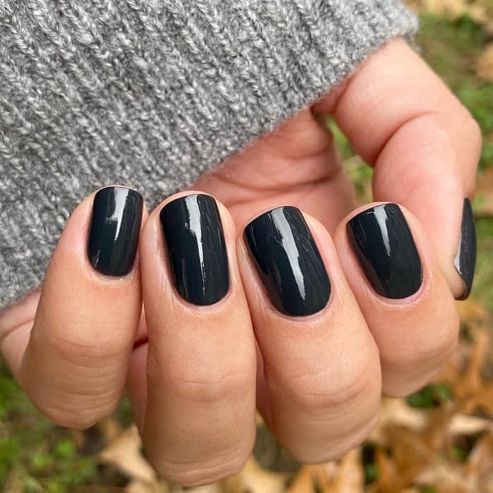 OPIさんのインスタグラム写真 - (OPIInstagram)「#OPIObsessed with this #RubAPubPub mani 🖤 By: @mylacqueredlife  #OPIObsessed #ColorIsTheAnswer #NOTD #NailSwag #NailsOfInstagram #NailsOnFleek #NailPolish #Nails #OPI #OPIcons」12月20日 5時26分 - opi