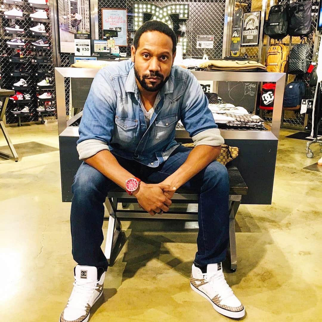 ダンテ・カーヴァーさんのインスタグラム写真 - (ダンテ・カーヴァーInstagram)「いつもありがとう！この新しいスニーカー大好き🤗 Thanks So Much!! @dcstore_odaiba ﻿ ﻿ ﻿ ﻿ TV、CMでお馴染みのダンテさんご来店‼️﻿ いつも有難う御座います‼️﻿ ﻿ #dcshoes #dcshoes_japan #dc #skate #skateboard #fashion #shoes #odaiba #dcstore #dcstoreodaiba #HLNA #ダイバーシティ #お台場 #アパレル #スニーカー　#スケボー #フジテレビ #ガンダム #ダンテ」12月20日 5時28分 - dantecarverofficial