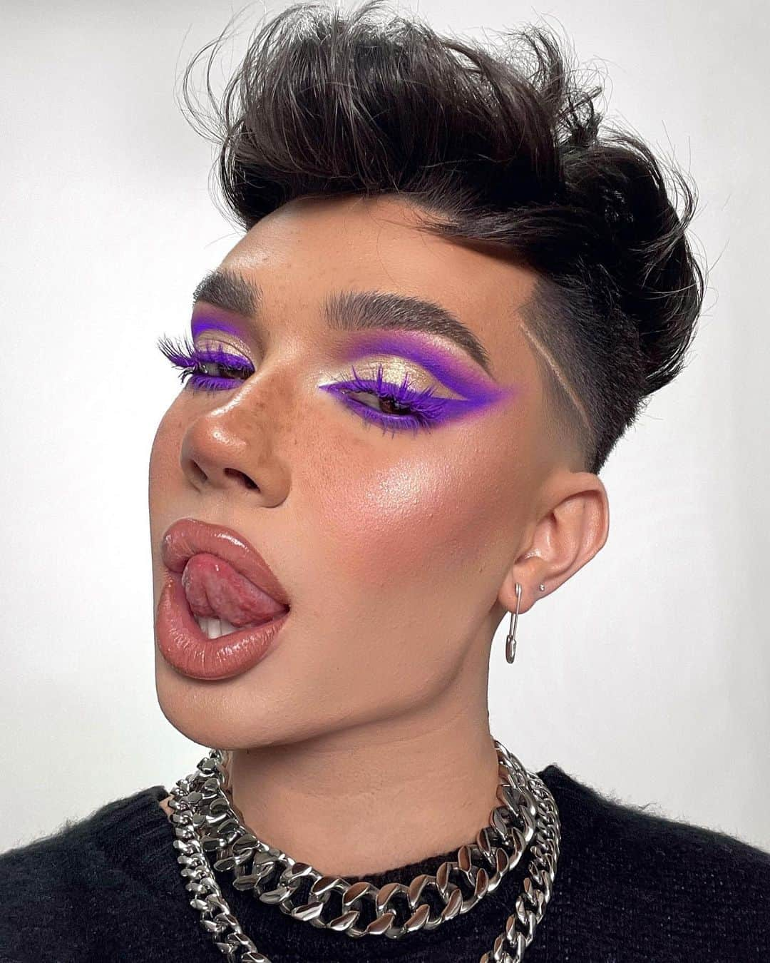 ジェームス・チャールズさんのインスタグラム写真 - (ジェームス・チャールズInstagram)「🍇😈💜」12月20日 5時43分 - jamescharles