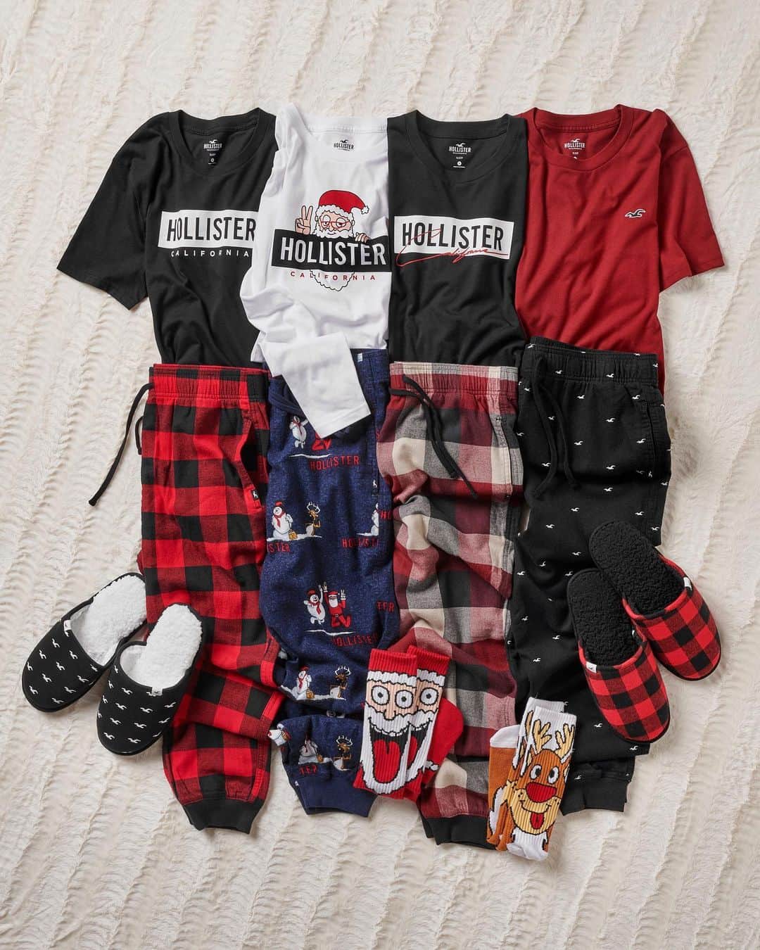 Hollister Co.さんのインスタグラム写真 - (Hollister Co.Instagram)「Wearing these while visions of sugar plums dance in our heads (...whatever that means).」12月20日 5時46分 - hollister