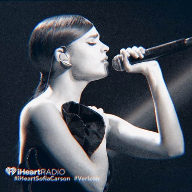 ソフィア・カーソンさんのインスタグラム写真 - (ソフィア・カーソンInstagram)「Last night, I sang for the city of angels on the Jingle Ball Encore Stage. Thank you @iheartradio. I love you forever.   #iHeartSofiaCarson Presented by @verizon #verizon 🤍」12月20日 6時01分 - sofiacarson