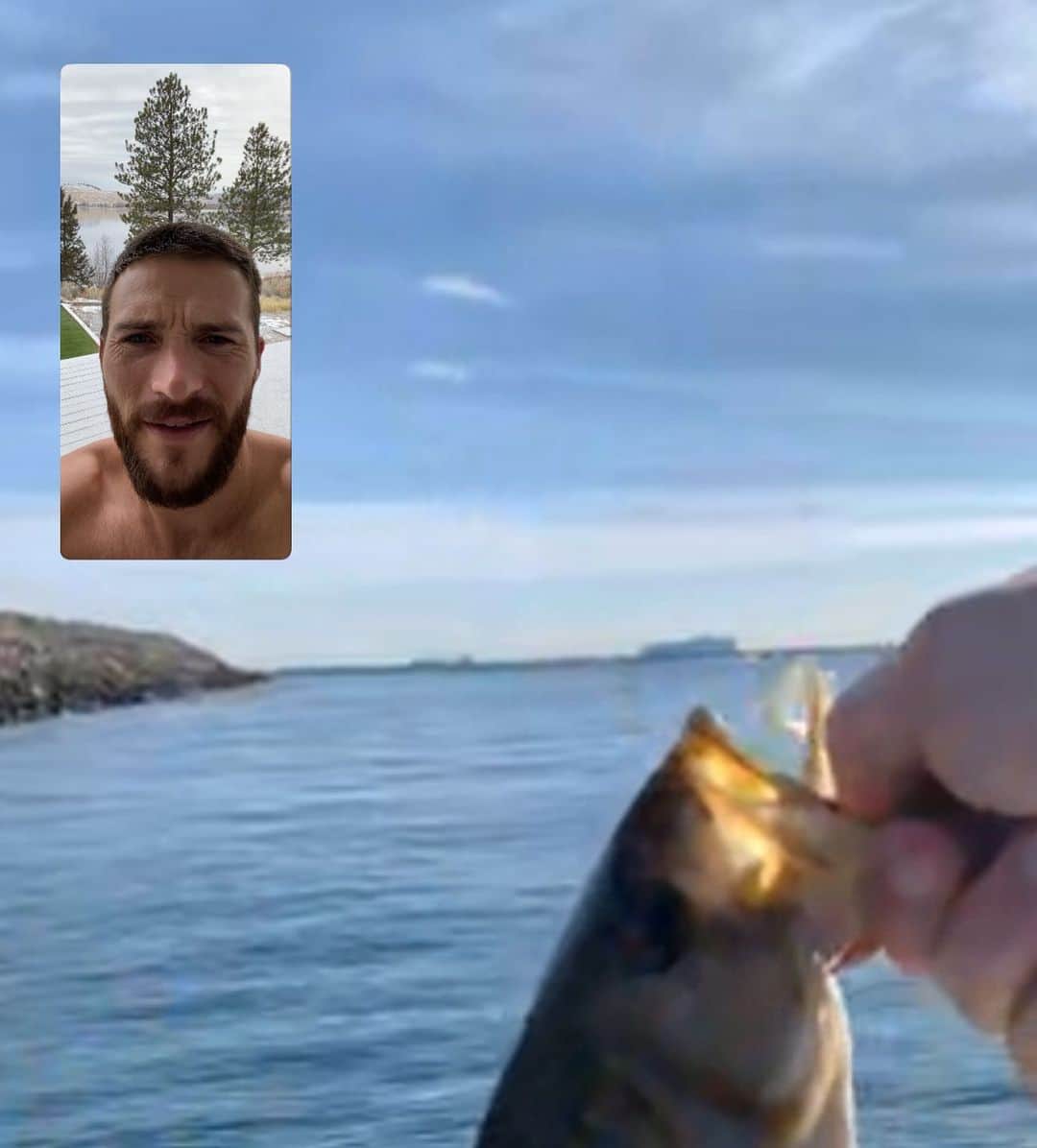 スコット・イーストウッドさんのインスタグラム写真 - (スコット・イーストウッドInstagram)「FaceTime while ...