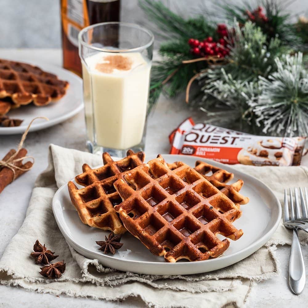 questnutritionさんのインスタグラム写真 - (questnutritionInstagram)「🧇 Eggnog Cinnamon Roll Protein Waffles 🧇 • 👉 FULL RECIPE LINK IN BIO (swipe left from 1st card to 2nd card) 👈 • Per serving: 11g protein, 10g carb, 6g fat. (6g net carbs) #OnaQuest #QuestNutrition #Questify」12月20日 7時19分 - questnutrition