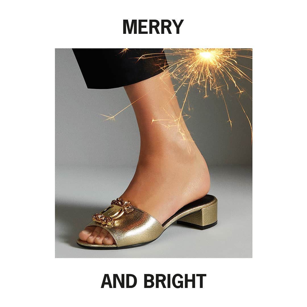 サルヴァトーレ・フェラガモさんのインスタグラム写真 - (サルヴァトーレ・フェラガモInstagram)「Step into a dazzling festive season with star-speckled favourites from the #FerragamoHoliday collection. Ultra-glam sock sneakers and a gilded Vara ornament sandal to pave the way into a holly jolly season. #UnwrappingJoy」12月20日 7時32分 - ferragamo
