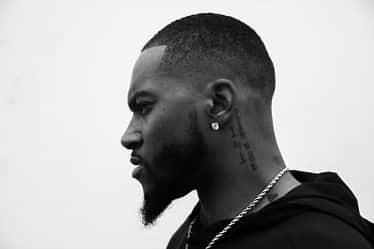 デショーン・ジャクソンのインスタグラム：「Lookin bac at my path like what a future I still have ahead of me !! No lookin bac only moving forward in a positive direction !! If it wasn’t in my plans then I won’t fault you it’s all gods plan .. ya dig 💪🏾」
