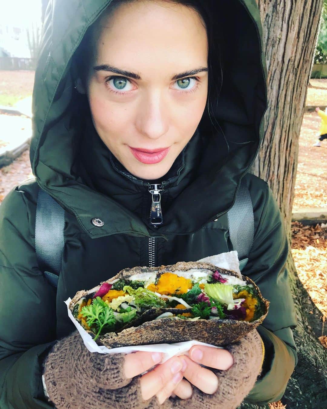 リンジー・フォンセカのインスタグラム：「Farmers market yummies.」