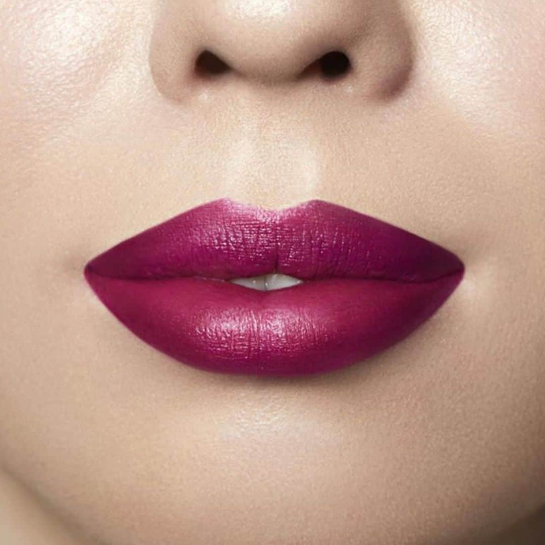 Motives Cosmeticsさんのインスタグラム写真 - (Motives CosmeticsInstagram)「There’s something ‘Berry Shady’ about this Lip Kit...and we’re here for it.  Loving these berry tones during this winter season. 💋Tap to shop!」12月20日 7時49分 - motivescosmetics