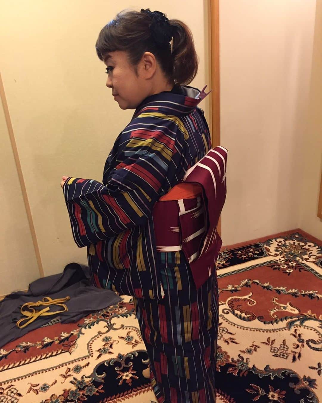 天童よしみさんのインスタグラム写真 - (天童よしみInstagram)「衣装合わせ 似合うかなぁ　およし」12月5日 23時18分 - tendo_yoshimi_official