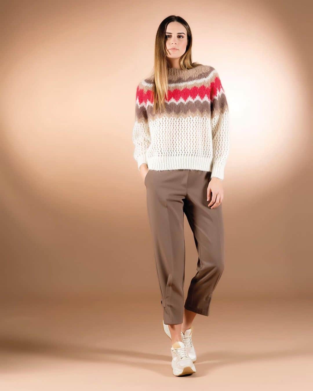 クリスティーナガヴィオリのインスタグラム：「Cozy, warm and trendy. Our #FW20 knitwear is on a new level. 💖 Available at www.cristinagavioli.it  #cristinagavioli #FW20 #MadeinItaly」