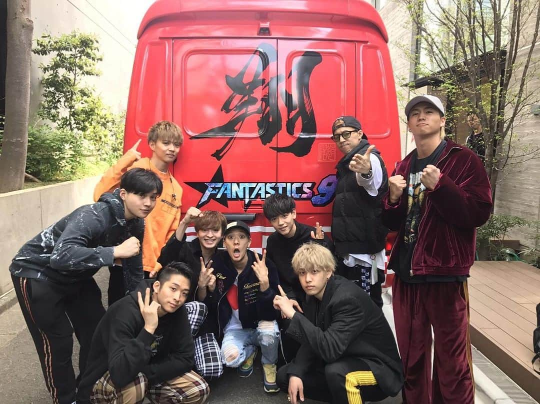 澤本夏輝さんのインスタグラム写真 - (澤本夏輝Instagram)「FANTASTICS2周年です‼️ 濃い。濃すぎる2年。。 ひたすらに進み続けます！ これからも温かい応援を宜しくお願い致します！ FANTASTICSなエネルギー届けまくります‼️  🌻  #fanta2周年」12月5日 23時30分 - natsukisawamoto_official