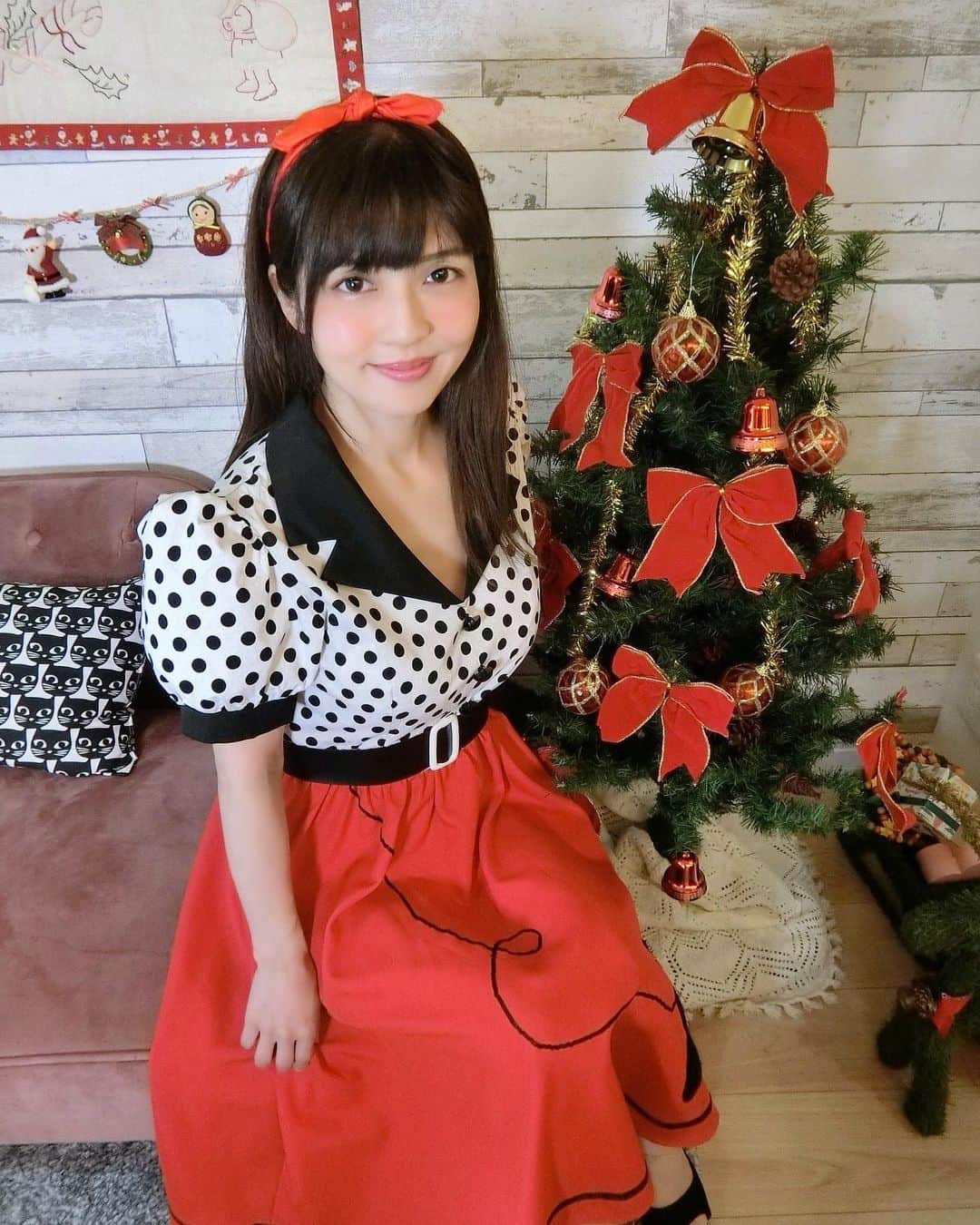 茜結のインスタグラム：「名古屋撮影会より。  茜結YouTube  みてね♥️ チャンネル登録お願いします  https://youtu.be/XgztzjJRlJs  #茜結#グラビア#グラドル #女優#役者#ナレーター#youtuber #youtuber好きな人と繋がりたい #youtubechannel #可愛い女の子 #大人可愛い #綺麗になりたい #低身長 #シングルマザー #綺麗なお姉さん #熟女 #カメラマンさんとhttps://youtu.be/XgztzjJRlJsたい #撮影モデル #撮影 #cute #beautiful #beautifulpeople #お洒落さんと繋がりたい #お洒落 #可愛くなりたい #可愛い女の子 #可愛い子と繋がりたい #美少女 #美魔女#名古屋#撮影会」