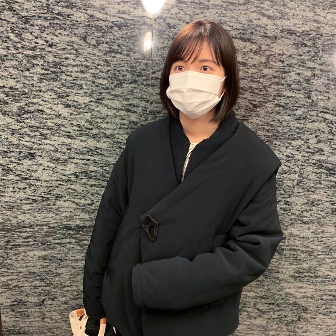 田中瞳さんのインスタグラム写真 - (田中瞳Instagram)「. 顔しんでるよ！と言われてしまうことが多いのは一体なぜなのでしょう。寒くて寒くて硬直しているだけです🧎🏻」12月5日 23時56分 - hitomi_tanaka_9